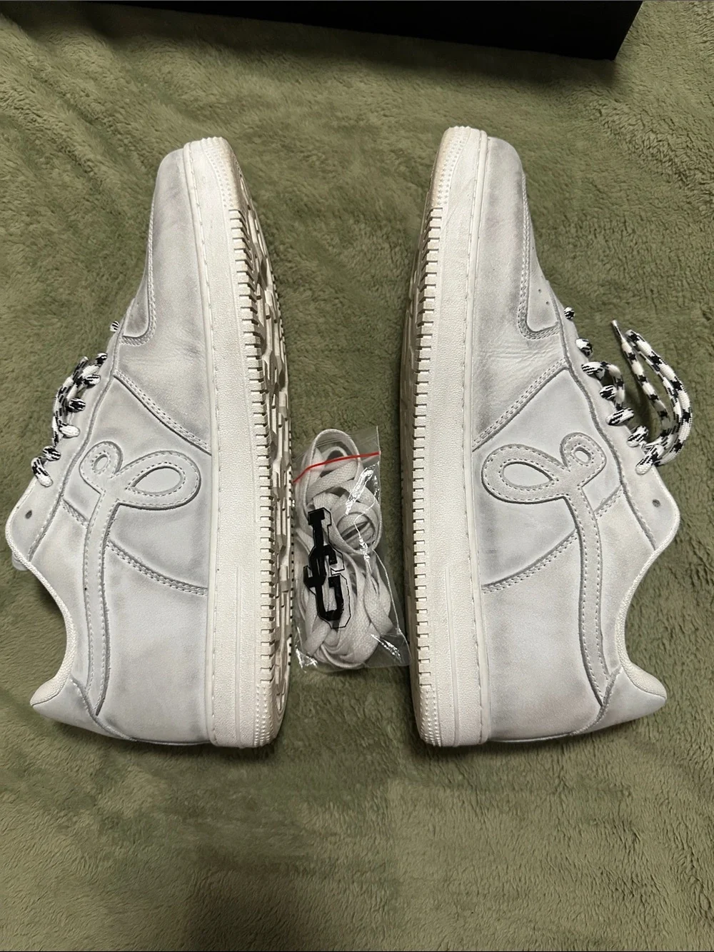 John Geiger GF-01 Distressed Suede Gray/White Casual Sneakers